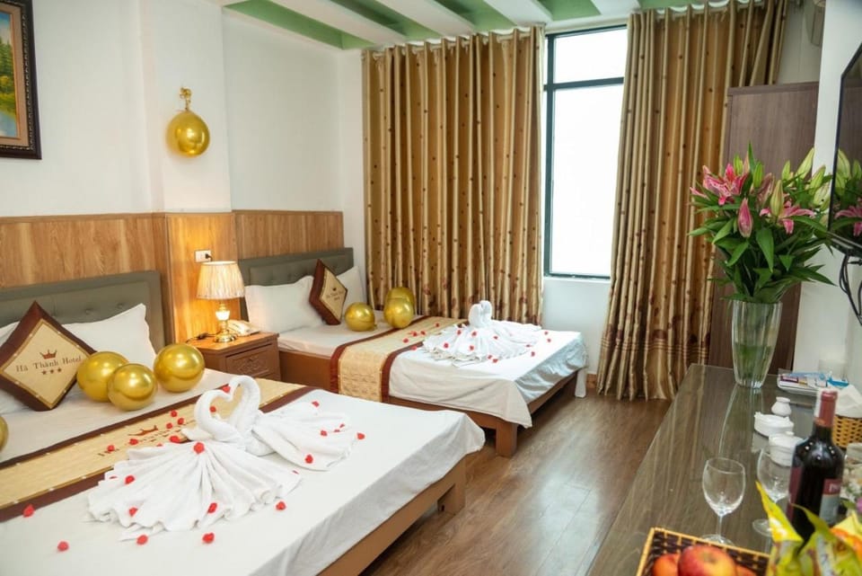 Bed, Living room, Photo of the whole room, Seating area, Bedroom