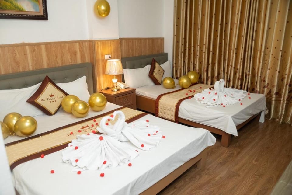 Bed, Photo of the whole room, Bedroom, wedding