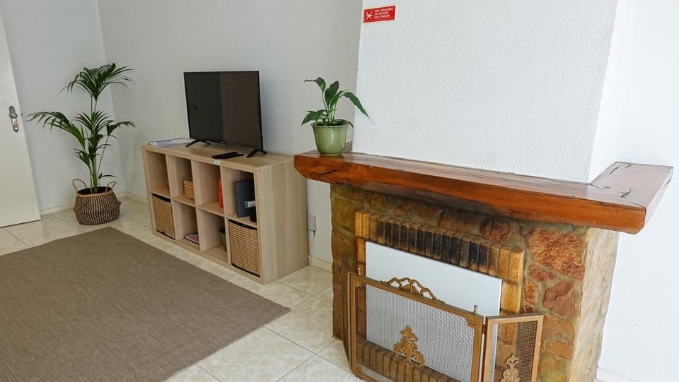 Communal lounge/ TV room, TV and multimedia, flat iron