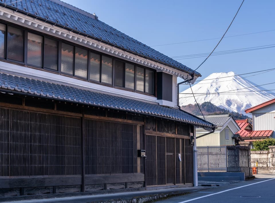Property building, Day, Mountain view