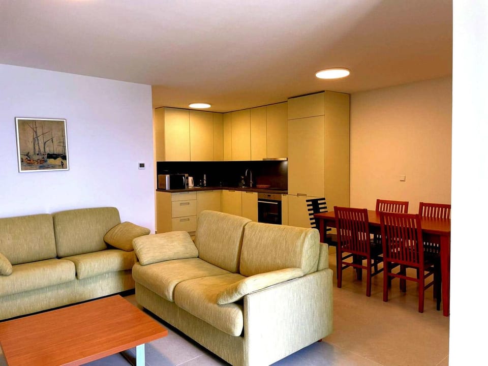 Living room, Dining area, kitchen