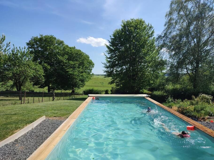Swimming pool