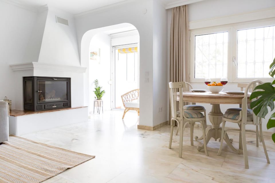 Living room, Seating area, Dining area, flat iron