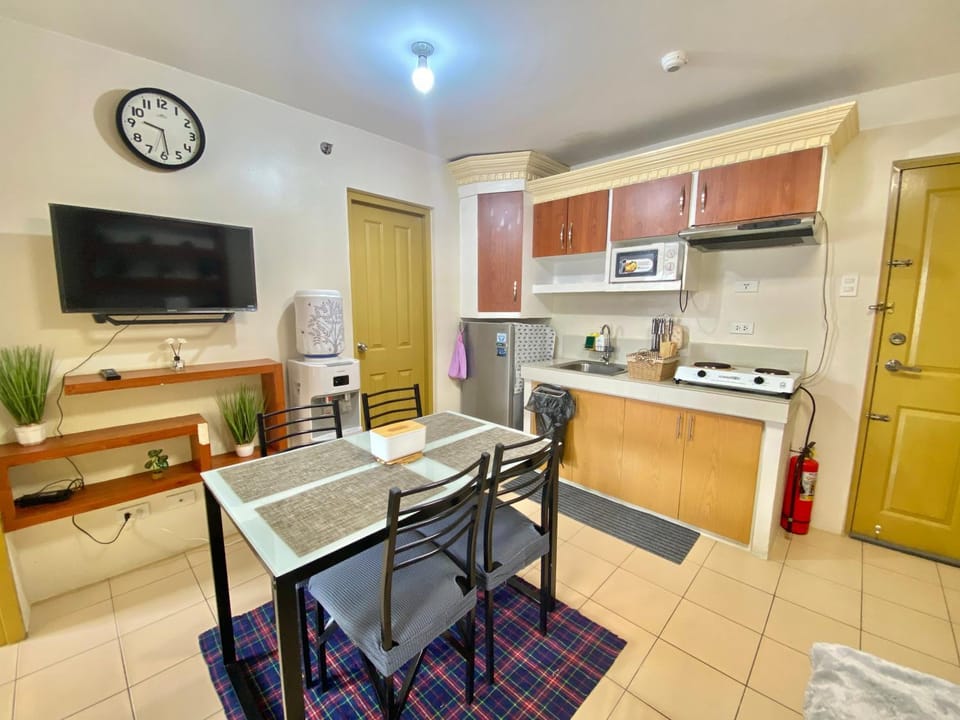 TV and multimedia, Kitchen or kitchenette, Dining area, minibar
