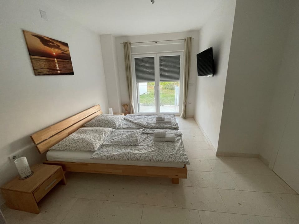 TV and multimedia, Bedroom