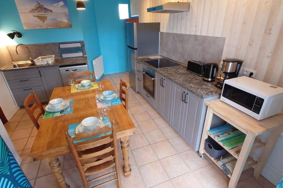 Coffee/tea facilities, Kitchen or kitchenette, Dining area, dishwasher, minibar, pet friendly, stove, toaster