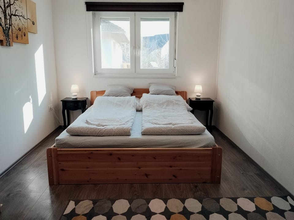 Photo of the whole room, Bedroom