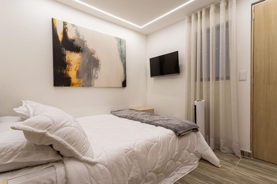 Bed, Photo of the whole room, Bedroom