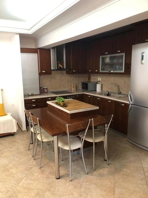 Kitchen or kitchenette, Dining area, dishwasher, minibar, pet friendly, stove