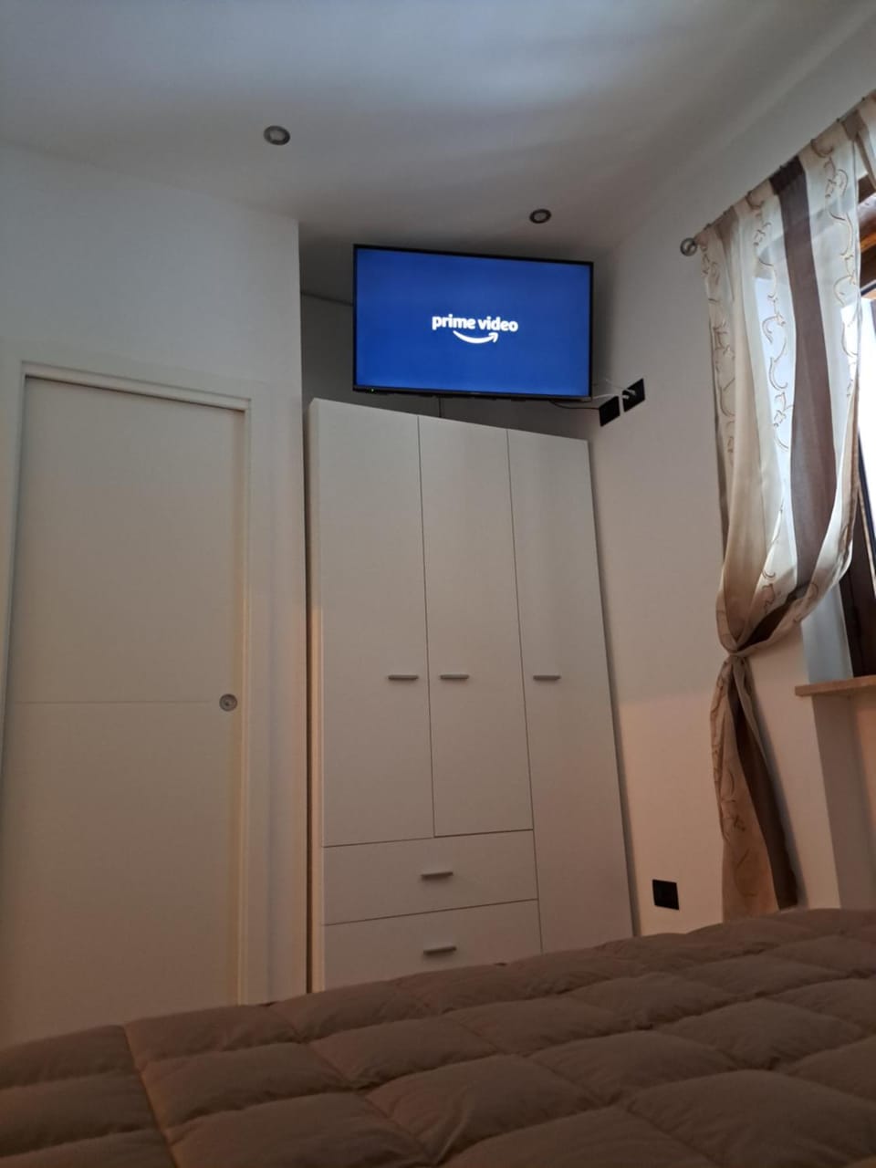 Bed, TV and multimedia, Photo of the whole room, Bedroom, wardrobe