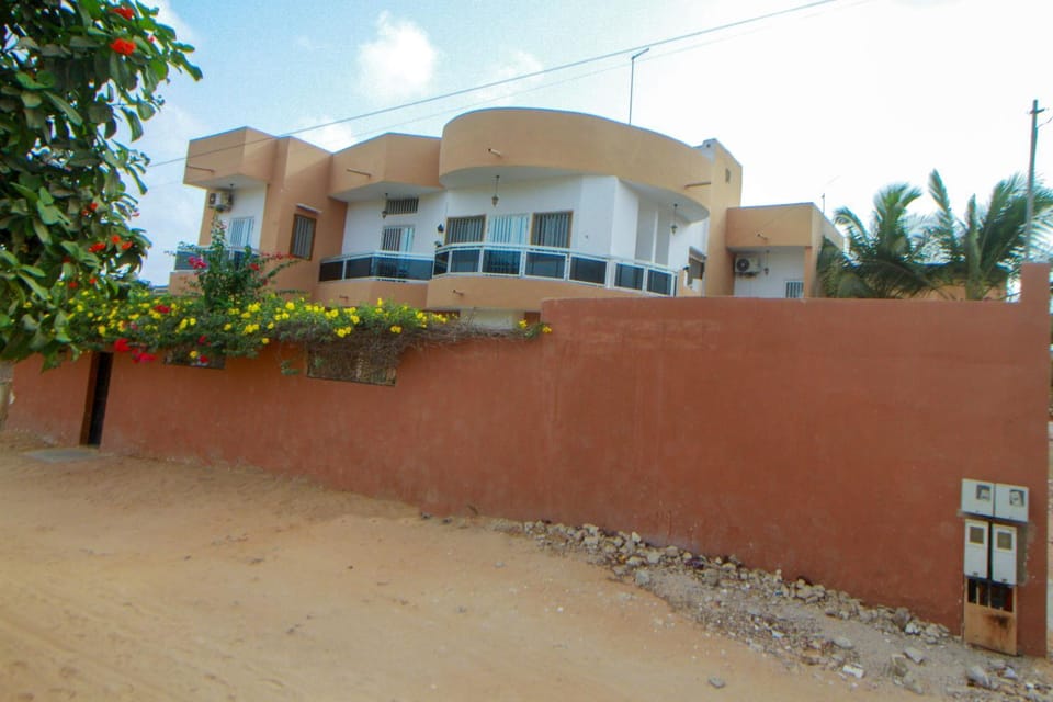 "Ô soleil" une Villa moderne dans un quartier paisible du centre de Saly Apartment in Saly