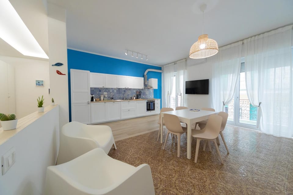 Communal lounge/ TV room, Lounge or bar