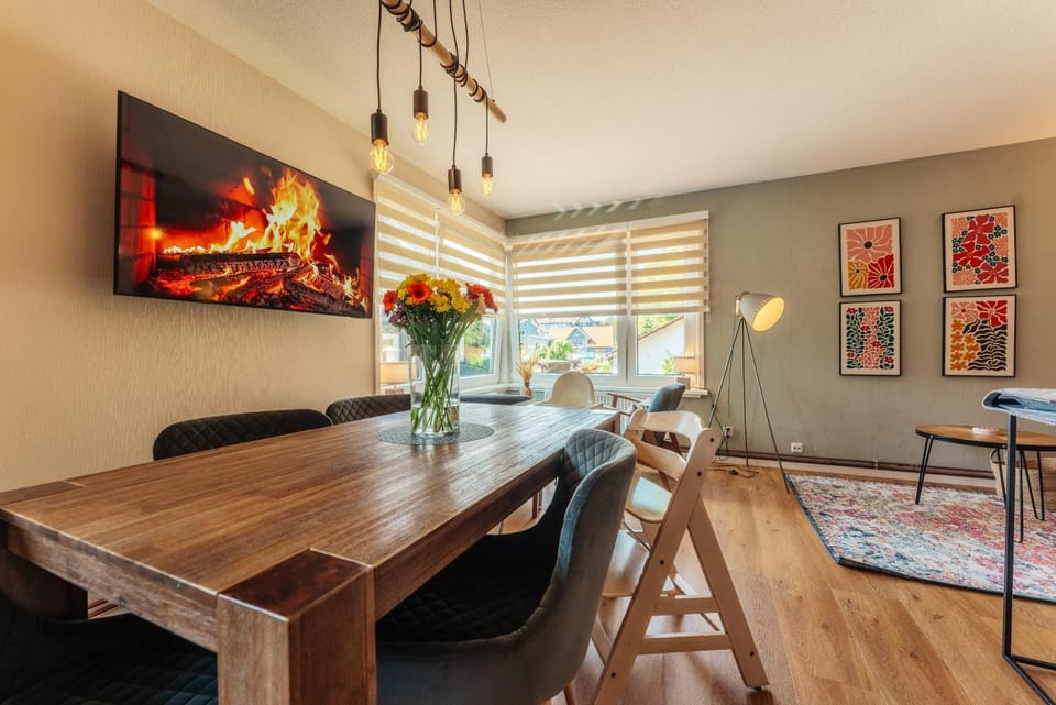 Living room, Dining area