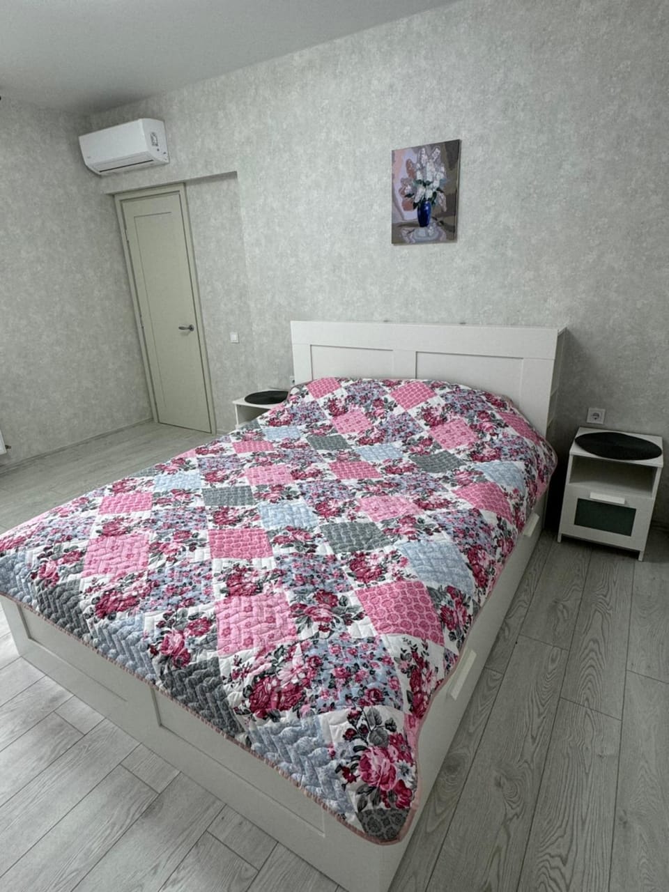 Bed, Bedroom, air conditioner