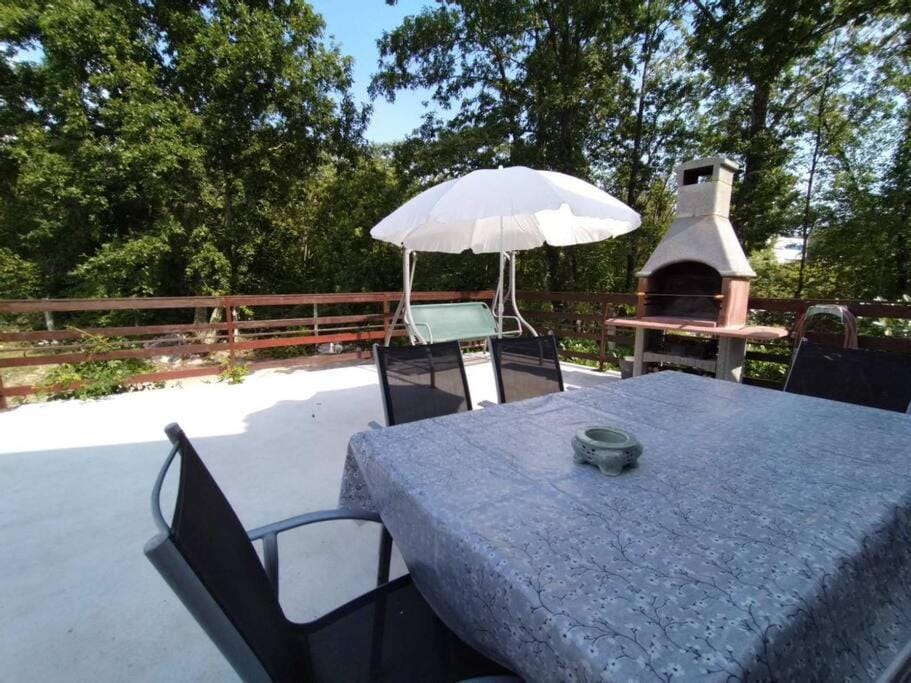 View (from property/room), Balcony/Terrace, Living room, Seating area, Dining area
