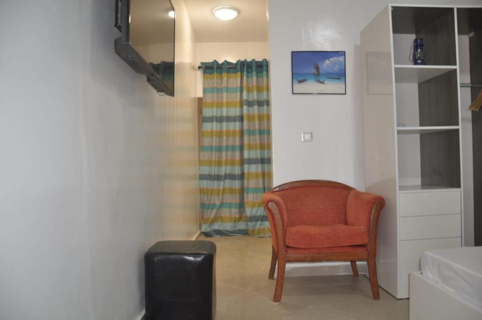 " Le Nid Douillet ", un fabuleux studio, calme, cosy et bien climatisé au centre de saly Apartment in Saly