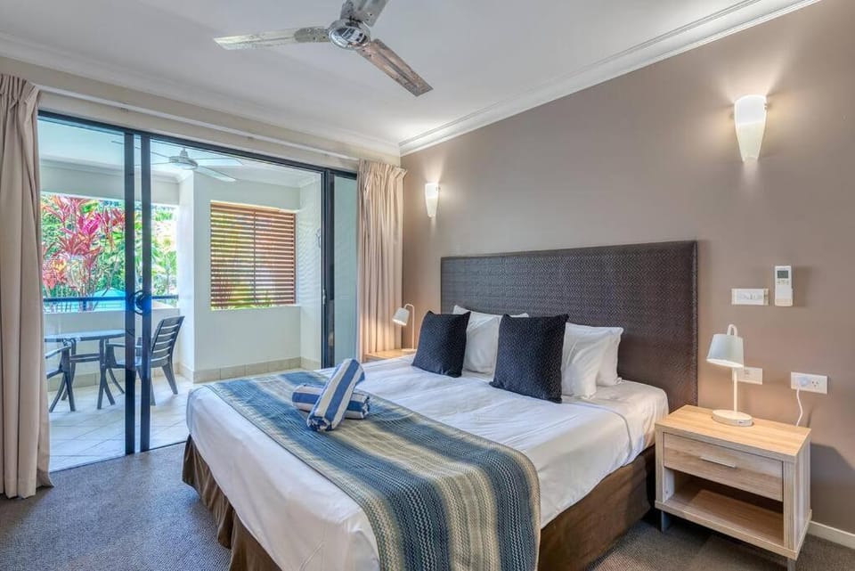 Magnificent 2 bed unit in heart of Port Douglas Apartment in Port Douglas