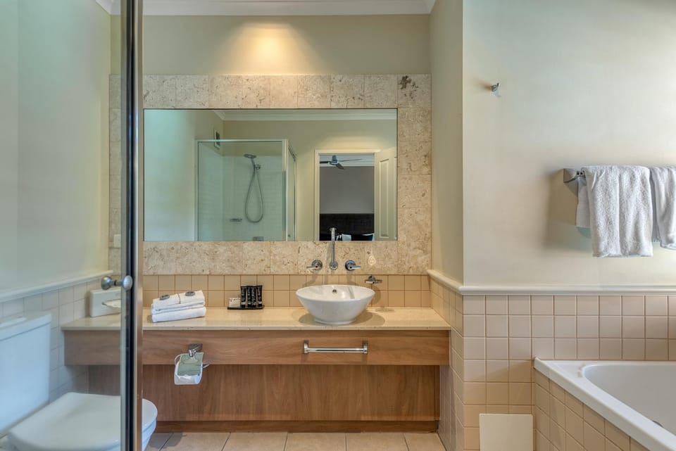 Magnificent 2 bed unit in heart of Port Douglas Apartment in Port Douglas
