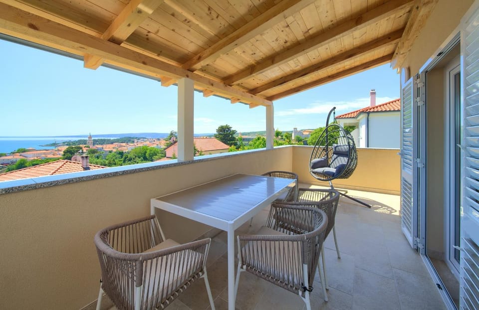 Natural landscape, Balcony/Terrace, Balcony/Terrace, Seating area, Dining area, City view, City view, Garden view, Garden view, Landmark view, Landmark view, Sea view