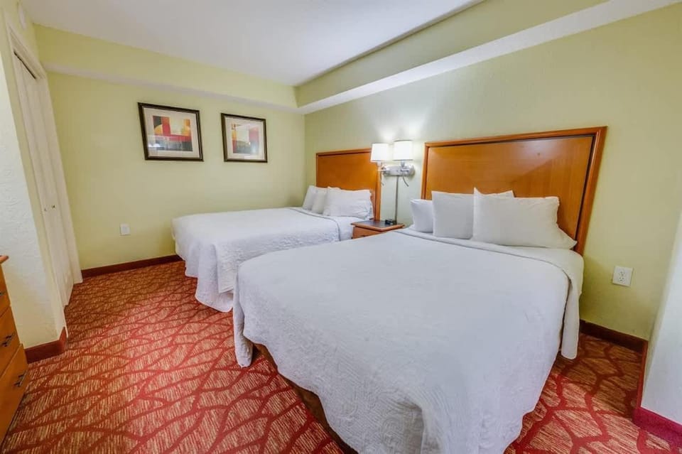 Direct View Centrally located Oceanfront Boardwalk House in Myrtle Beach