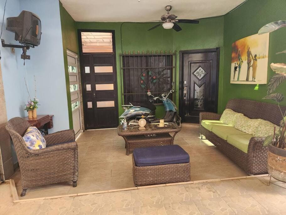 Communal lounge/ TV room