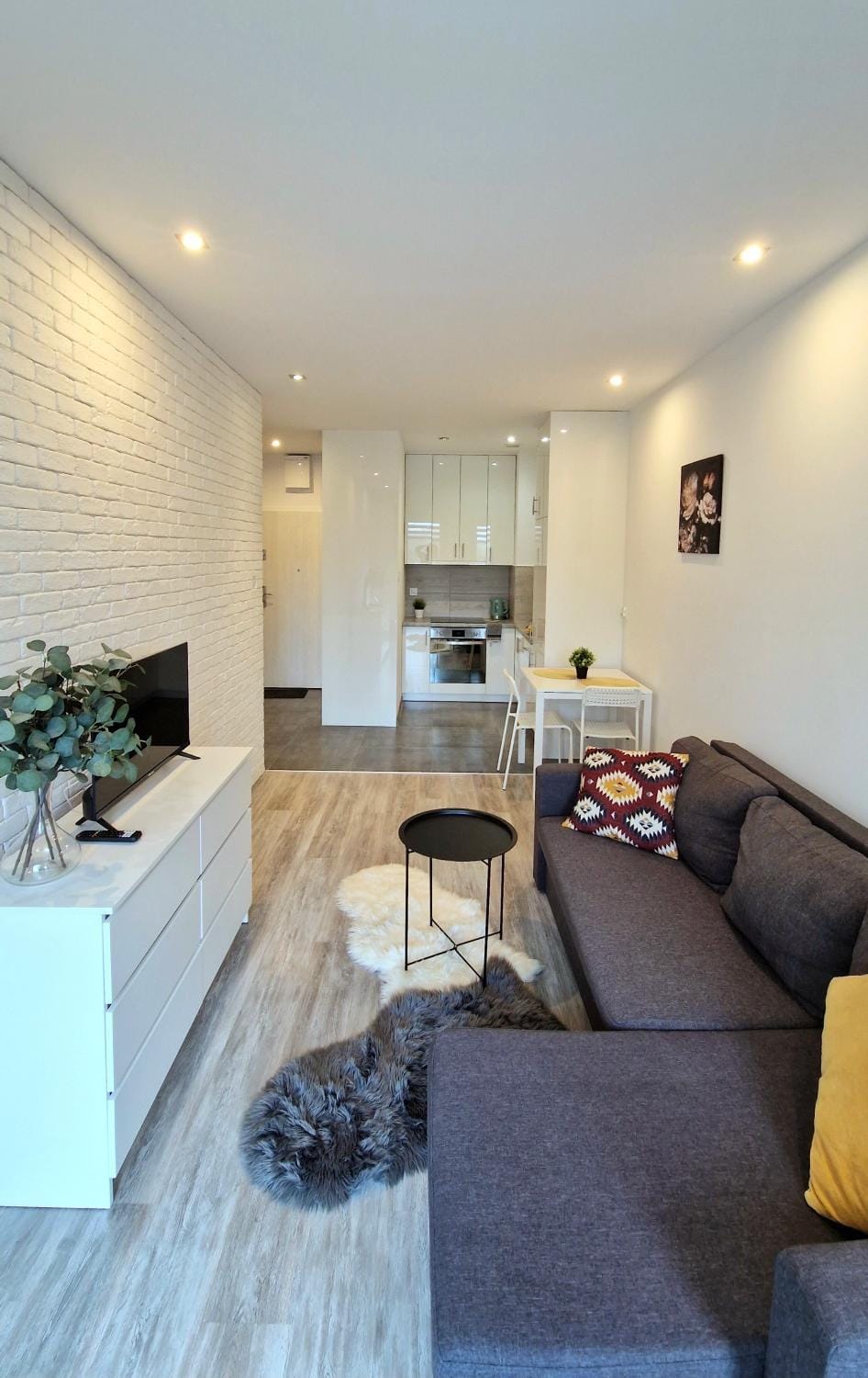 TV and multimedia, Kitchen or kitchenette, Living room, Seating area, Dining area, pet friendly, stove
