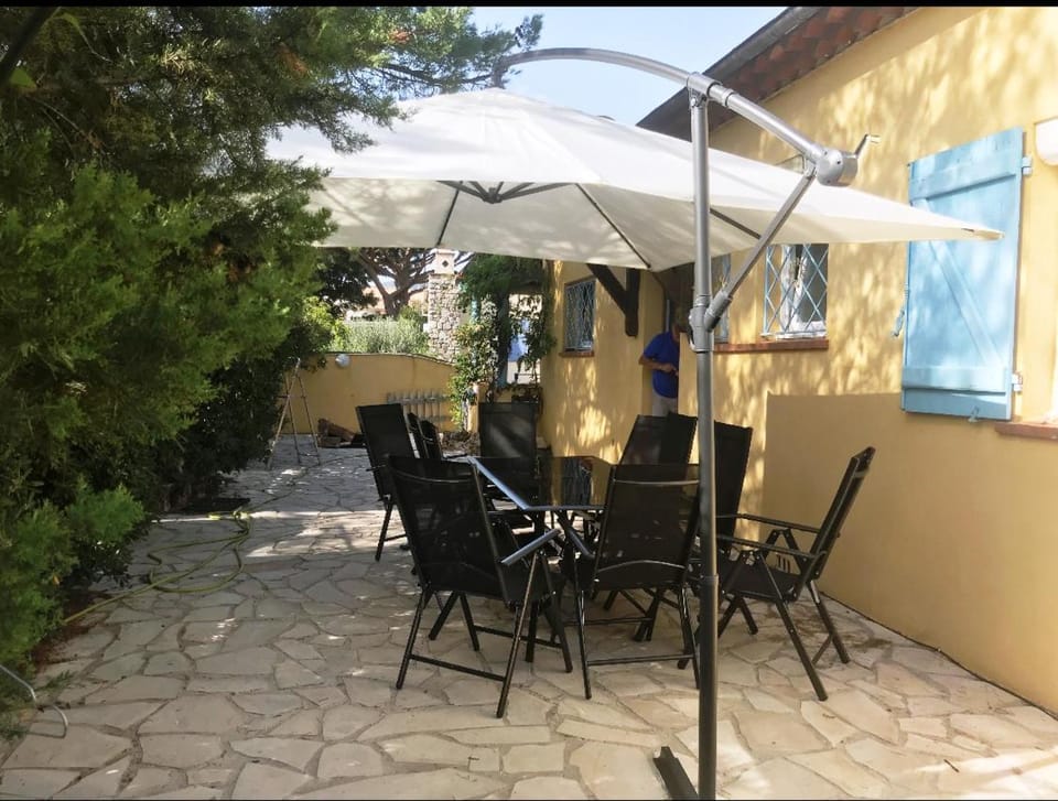 Patio, Day
