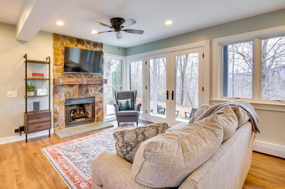 Modern Nellysford Getaway on 40 Private Acres! House in Nelson County