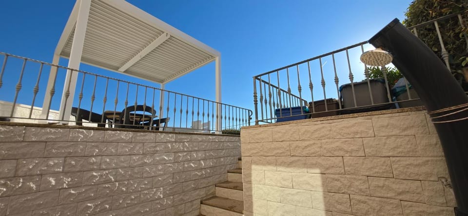 View (from property/room), Balcony/Terrace