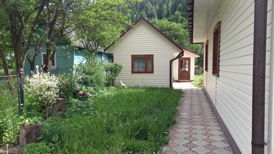 Будиночок Мойсейчуків Apartment in Romania