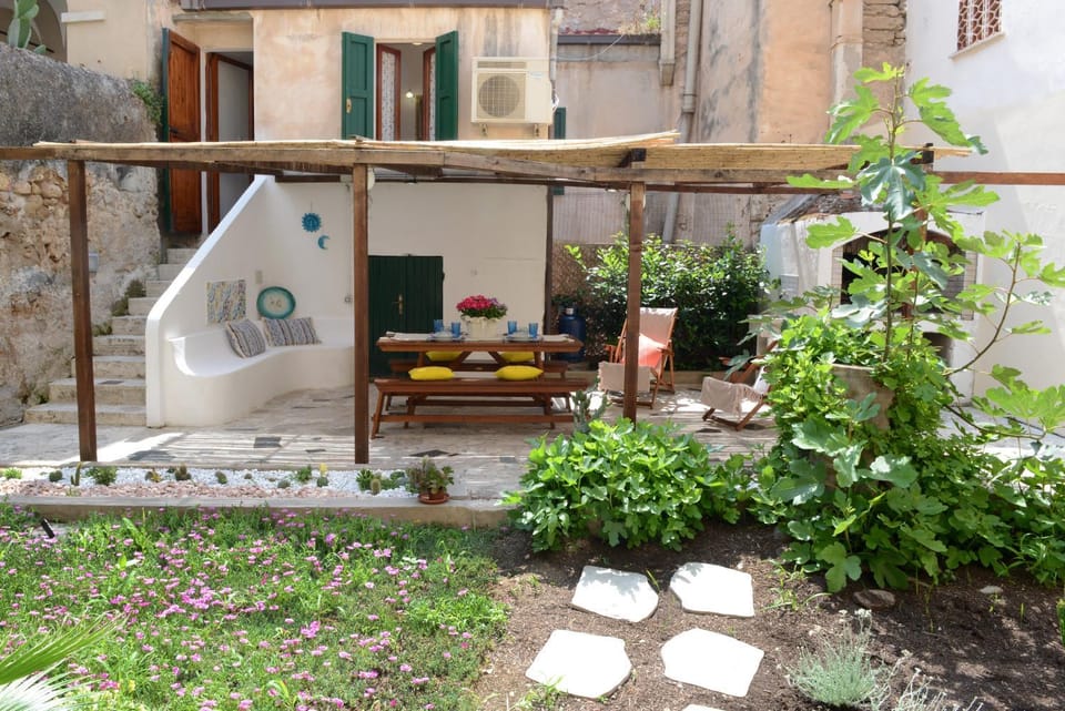 Patio, Garden