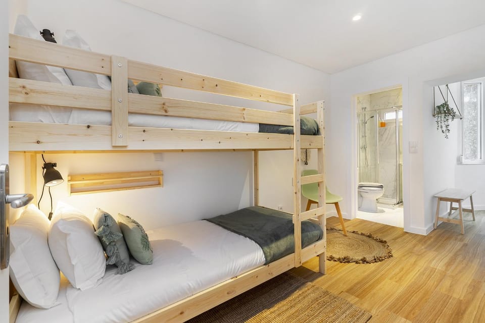 Bed, Bedroom, bunk bed