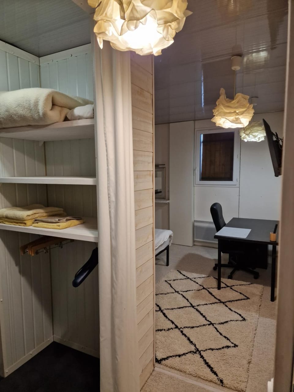 LES CERISIERS 2 Chambre 1 Bed and Breakfast in Occitanie