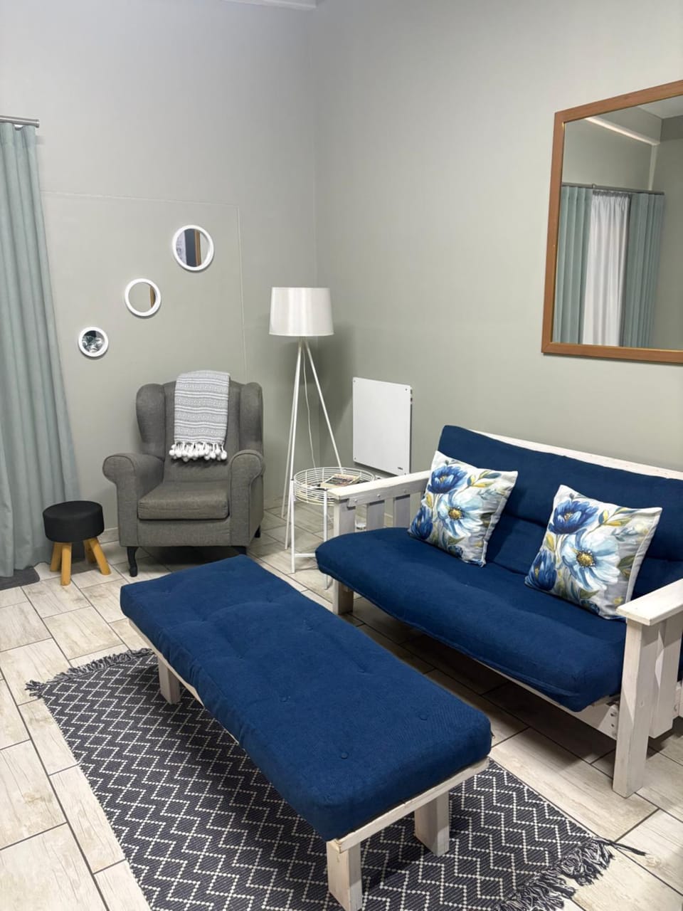 Happy Daze Spacious 45m2 Self Catering Apartment Apartment in Western Cape