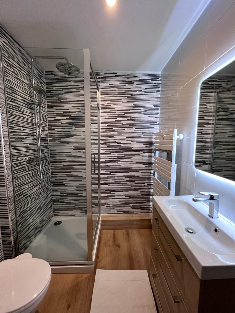 Shower, Toilet, Bathroom