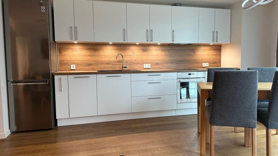 Kitchen or kitchenette, Dining area, dishwasher, pet friendly