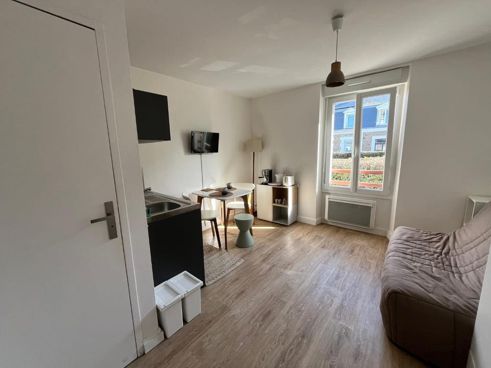 Location studio équipé à 200m de la plage. Apartment in St-Malo