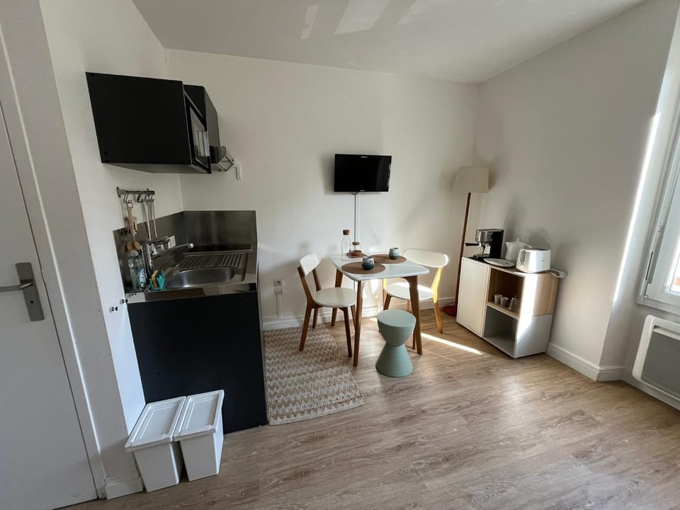 Location studio équipé à 200m de la plage. Apartment in St-Malo