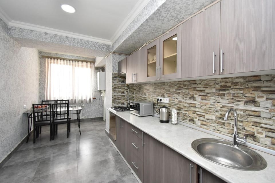 Coffee/tea facilities, Kitchen or kitchenette, Dining area, minibar, pet friendly, stove