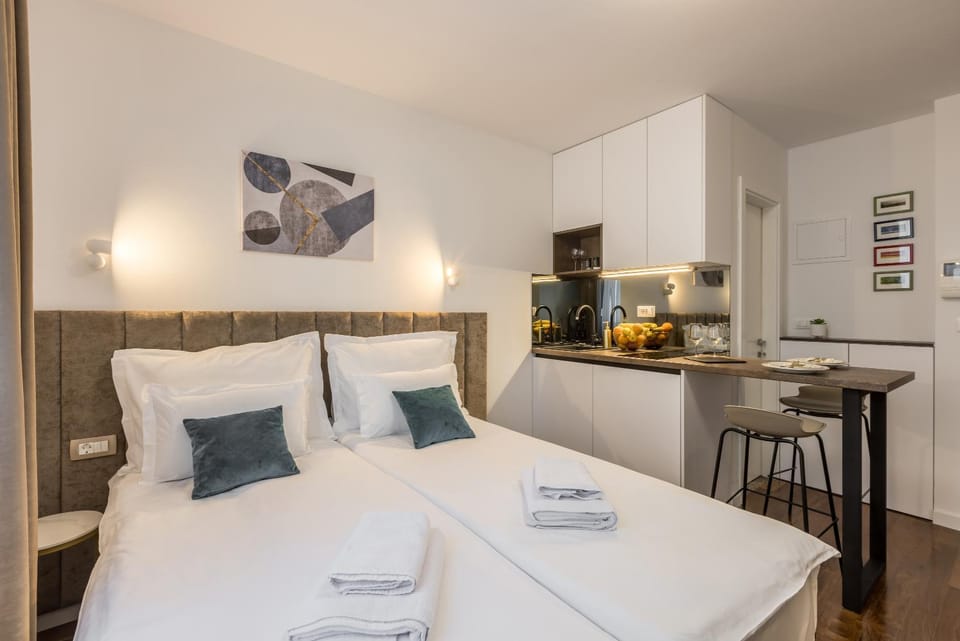 Kitchen or kitchenette, Dining area, Bedroom, pet friendly