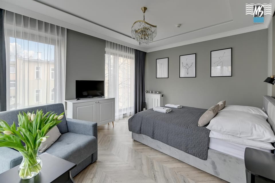 Bed, TV and multimedia, Photo of the whole room