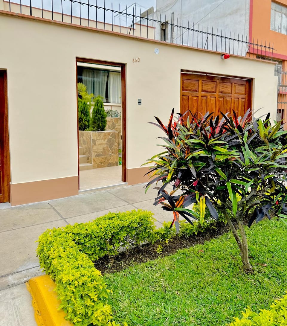 Facade/entrance, Day, Garden, Garden view