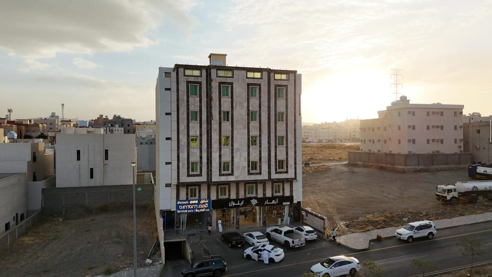 Property building, Day, City view, Location, Parking