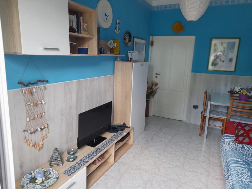 TV and multimedia, Living room, Dining area