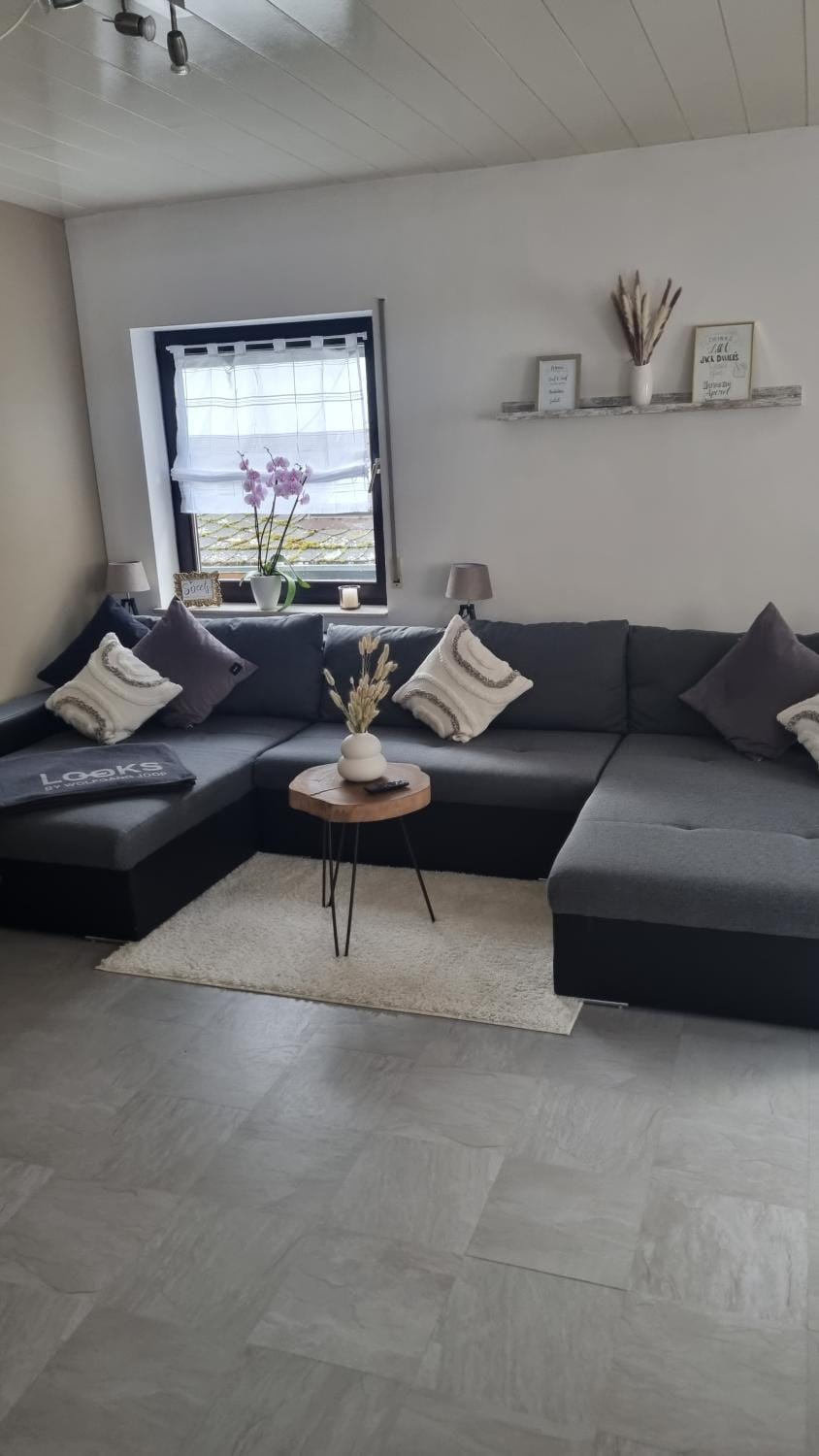 2-Zimmer Wohnung 80qm bis 4Pers. Apartment in Koblenz