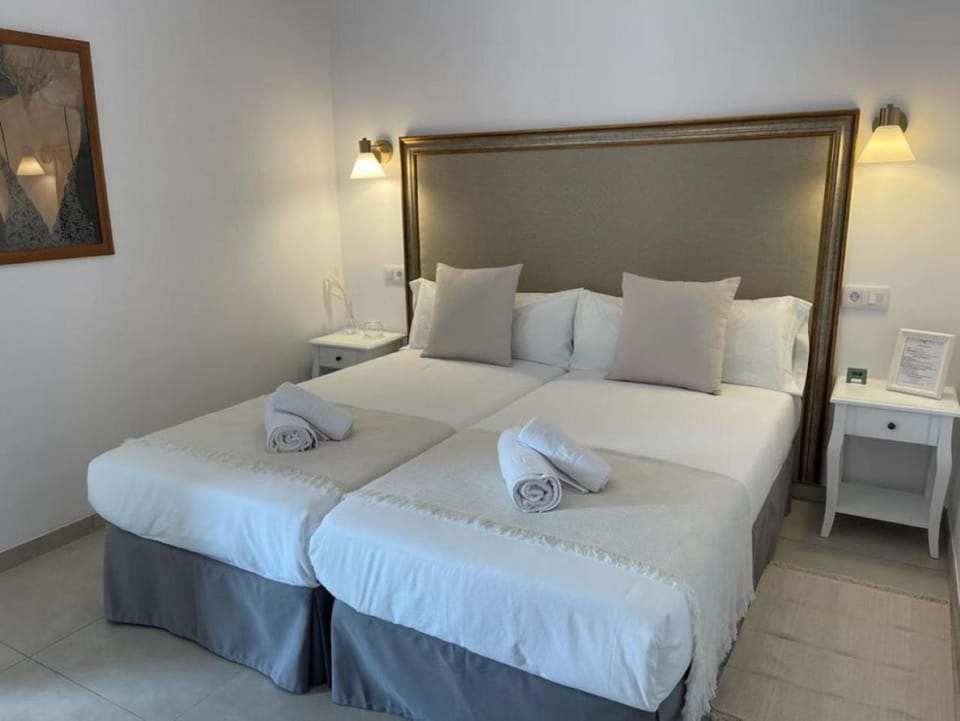 Bed, Bedroom, Inner courtyard view