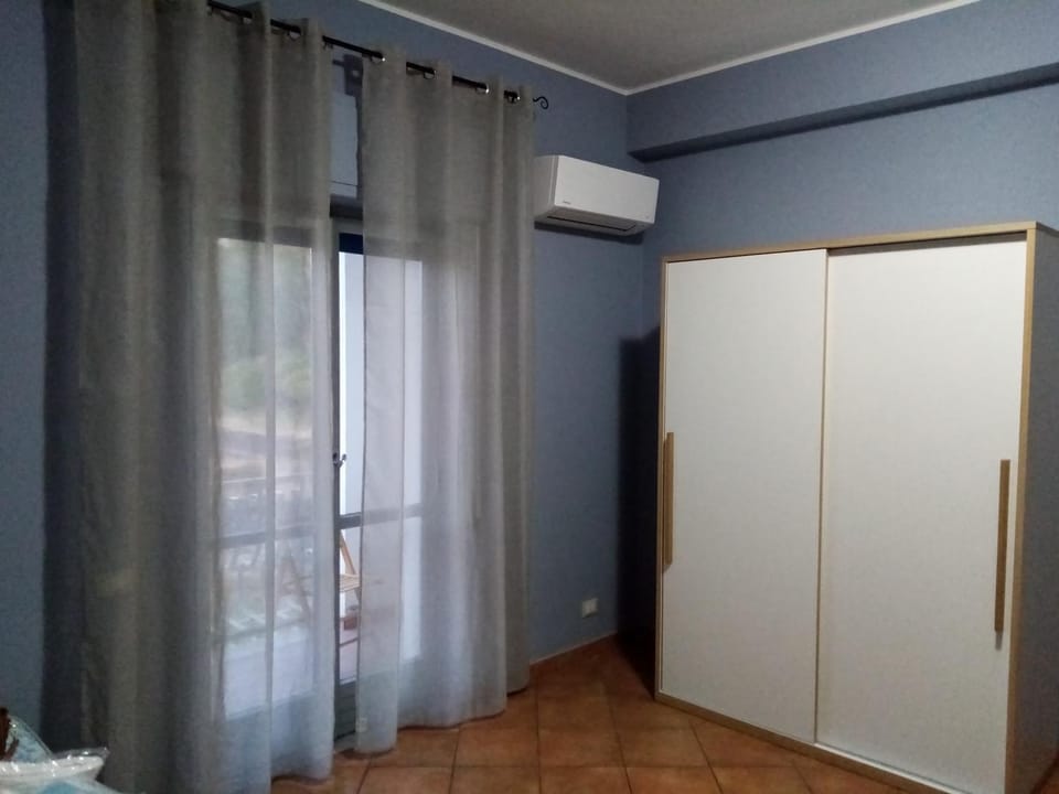 wardrobe, air conditioner