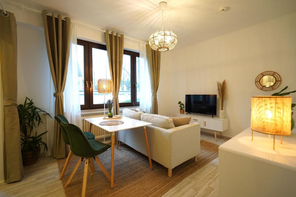 TV and multimedia, Living room, Photo of the whole room, Seating area