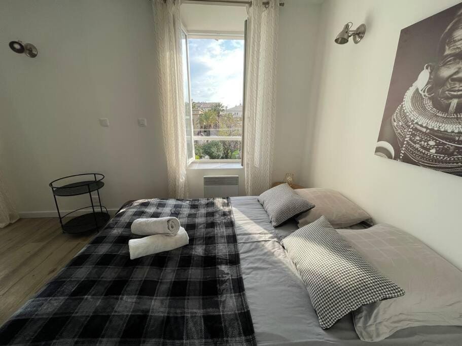 Très bel appartement, port Sanary, Apartment in Sanary-sur-Mer