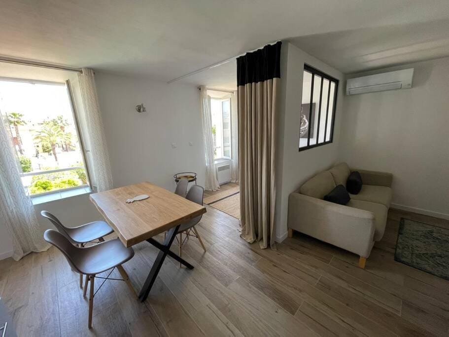 Très bel appartement, port Sanary, Apartment in Sanary-sur-Mer